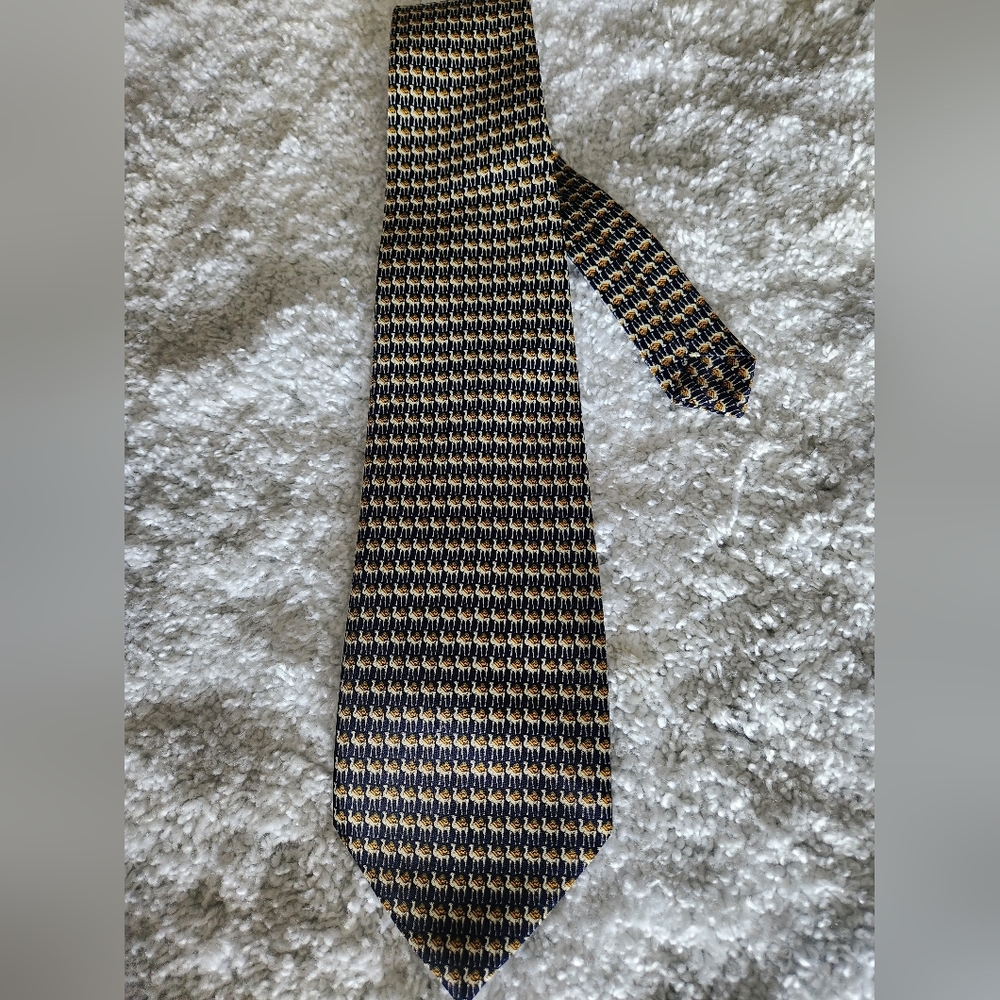 Elegant Gold and Black Geometric Tie